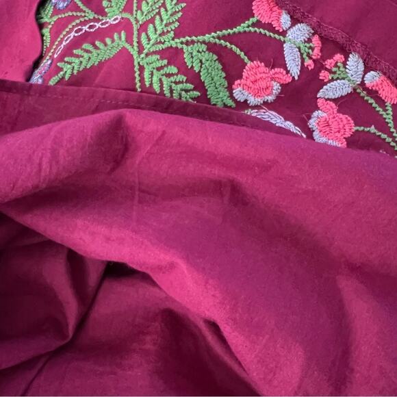 The Impeccable Pig Red Floral Embroidered V-Neck Shift Dress Size Medium - Picture 10 of 13